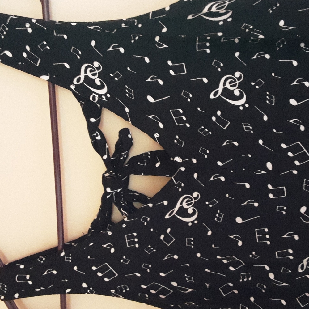 Hot Topic Musical Notes Dress - Picture 4 of 9